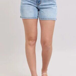 Hazel Blues® | Judy Blue Mid Rise Washed Denim Shorts